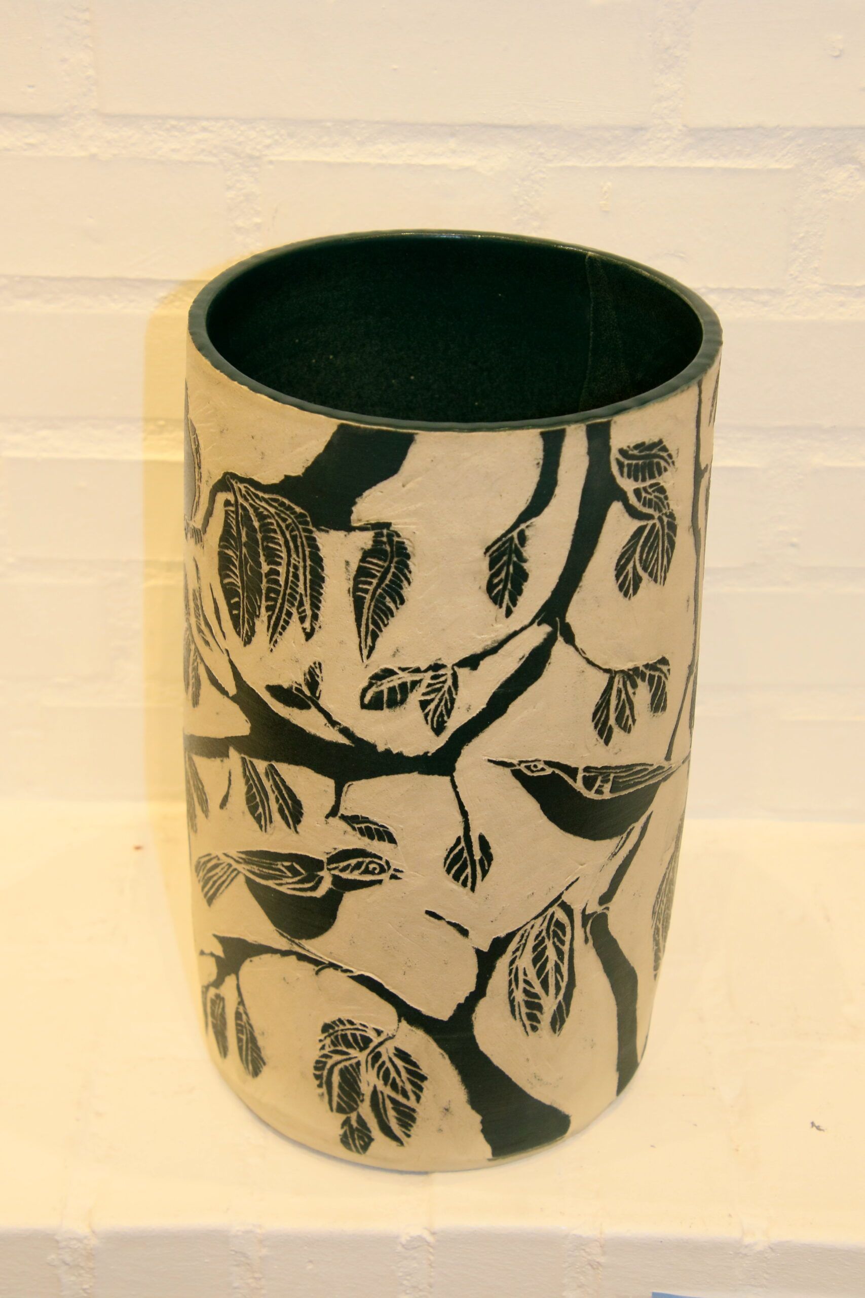 26-14. Mørkegrønlig vase